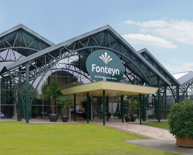 Vooraanzicht van de Fonteyn showroom in Uddel
