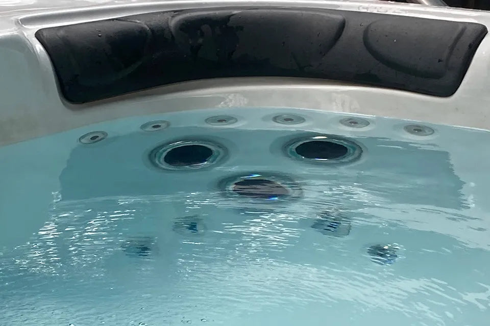 Aquatic 2 Swimspa | Sterling White with DARK GREY