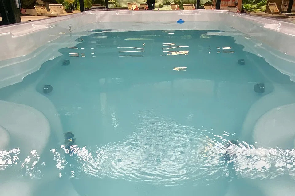 Aquatic 2 Swimspa | Sterling White with DARK GREY