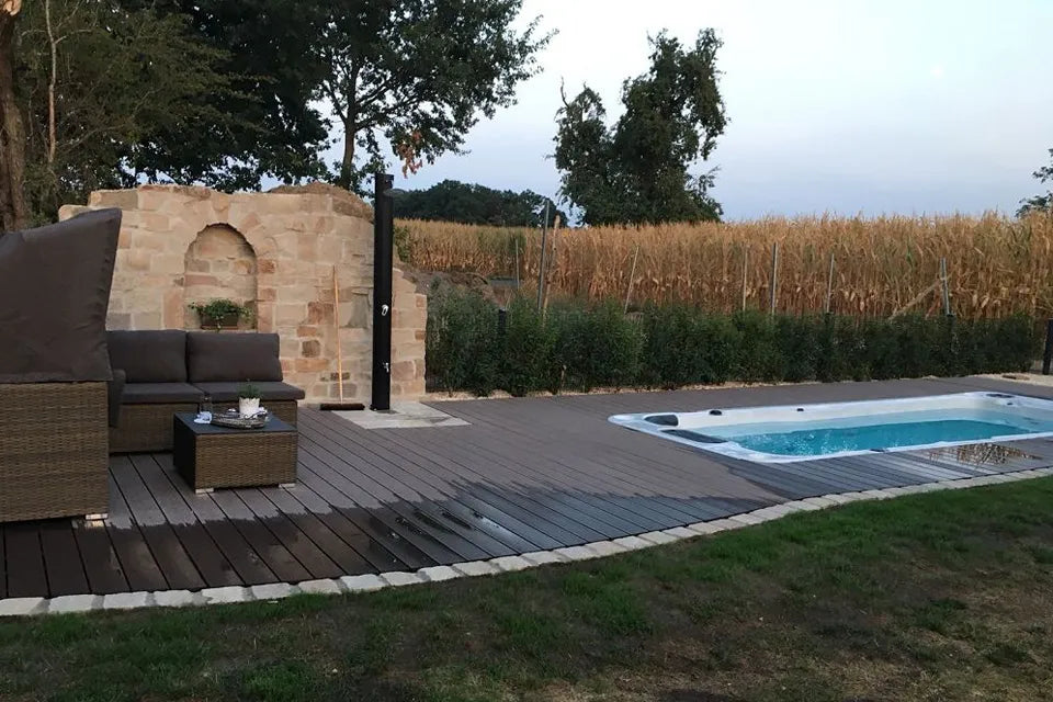 Aquatic 2 Swimspa | Sterling White with DARK GREY