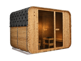 Passion Cube Luxury 300 Multiroom sauna vanaf de linker voorhoek, met houten wanden en een glazen front.