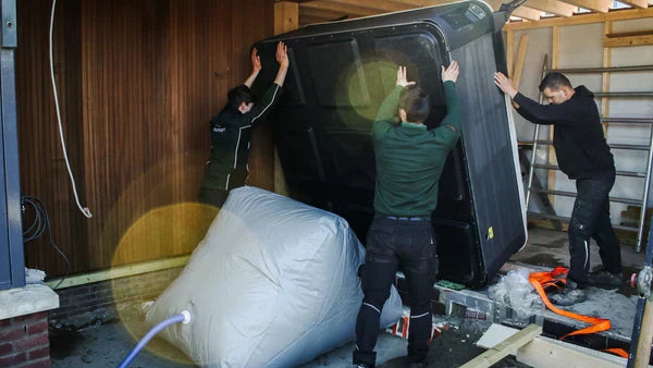 Fonteyn bezorgwagen wordt geladen