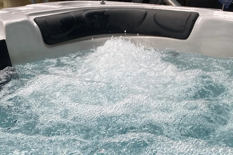Aquatic 2 Swimspa | Sterling White with DARK GREY