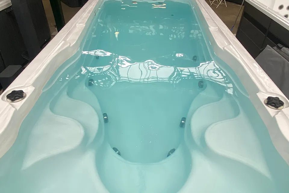 Aquatic 2 Swimspa | Sterling White with DARK GREY